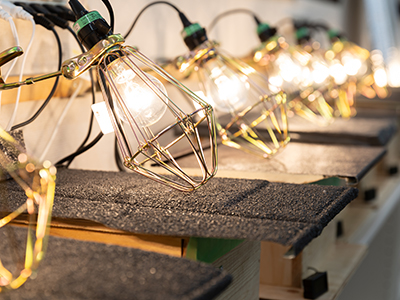 分かりやすい！様々な屋根の模型をご用意しております。